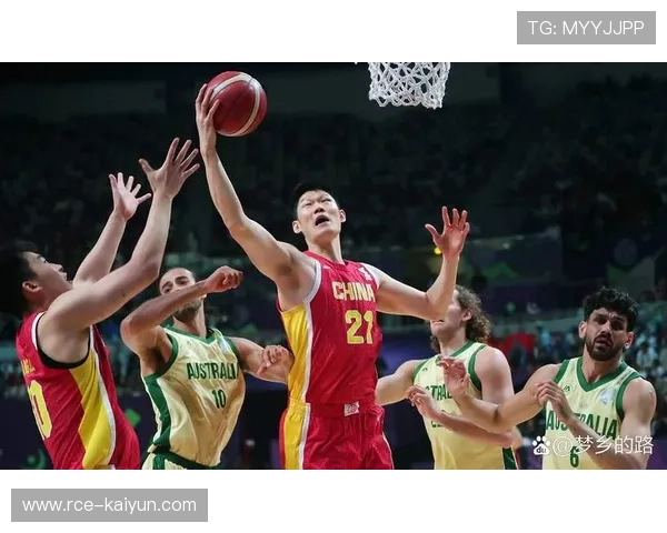 胡金秋对阵北京砍两双，身高优势压制曾凡博